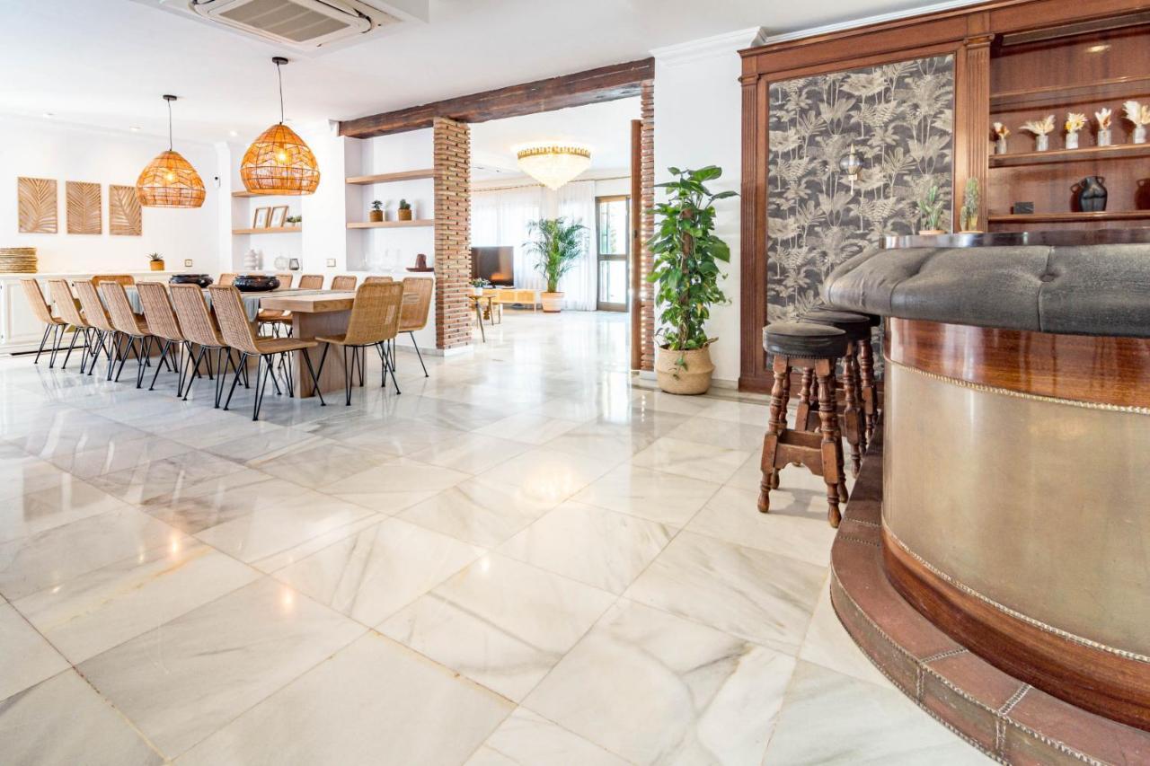 Villa Seaside Paradise With A Private Pool And Walking Distance To The