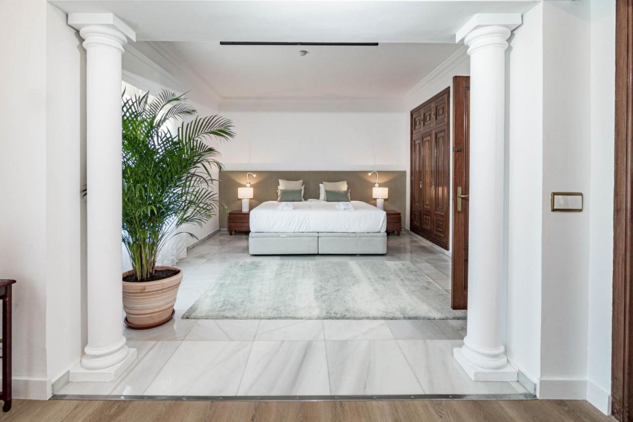Seaside Paradise With A Private Pool And Walking Distance To The Marbella