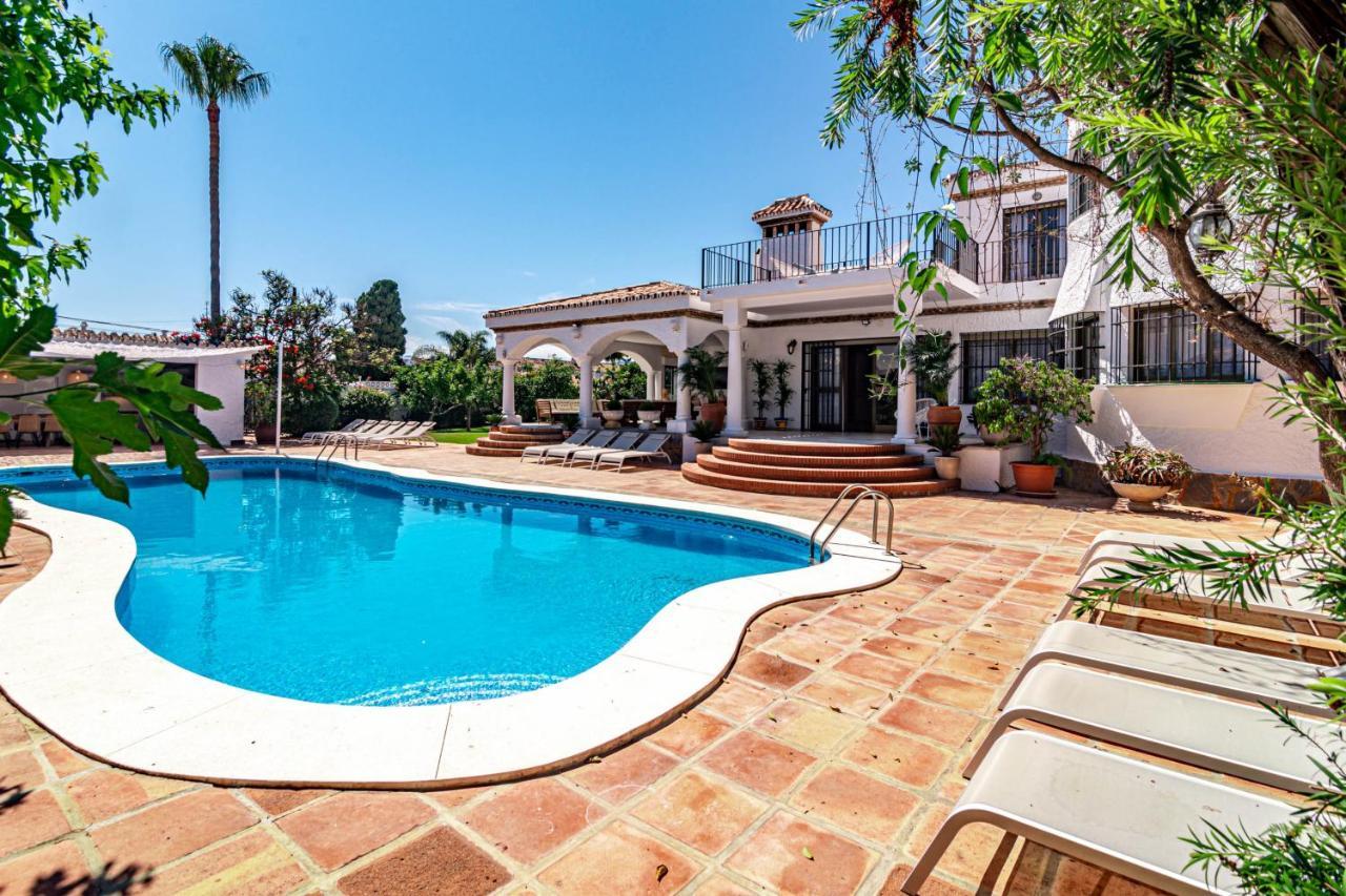 Seaside Paradise With A Private Pool And Walking Distance To The Villa