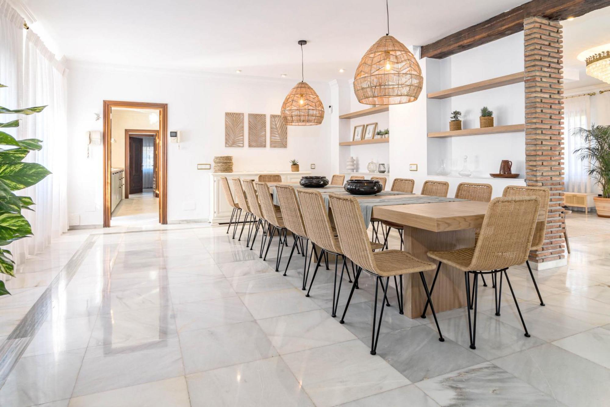 Seaside Paradise With A Private Pool And Walking Distance To The