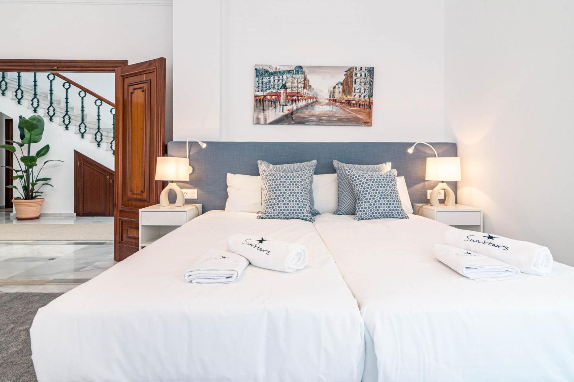 Seaside Paradise With A Private Pool And Walking Distance To The *