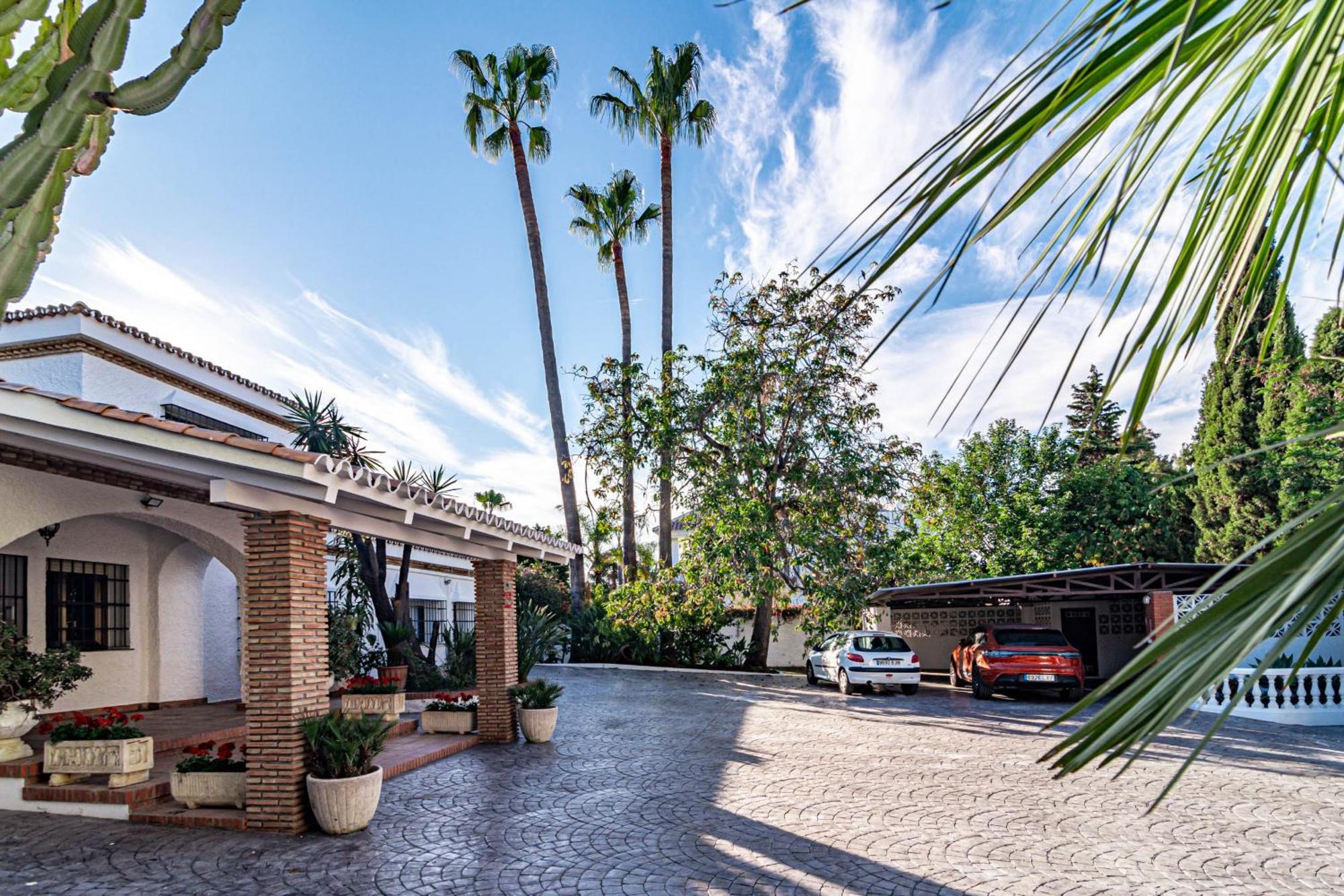 Seaside Paradise With A Private Pool And Walking Distance To The Villa *
