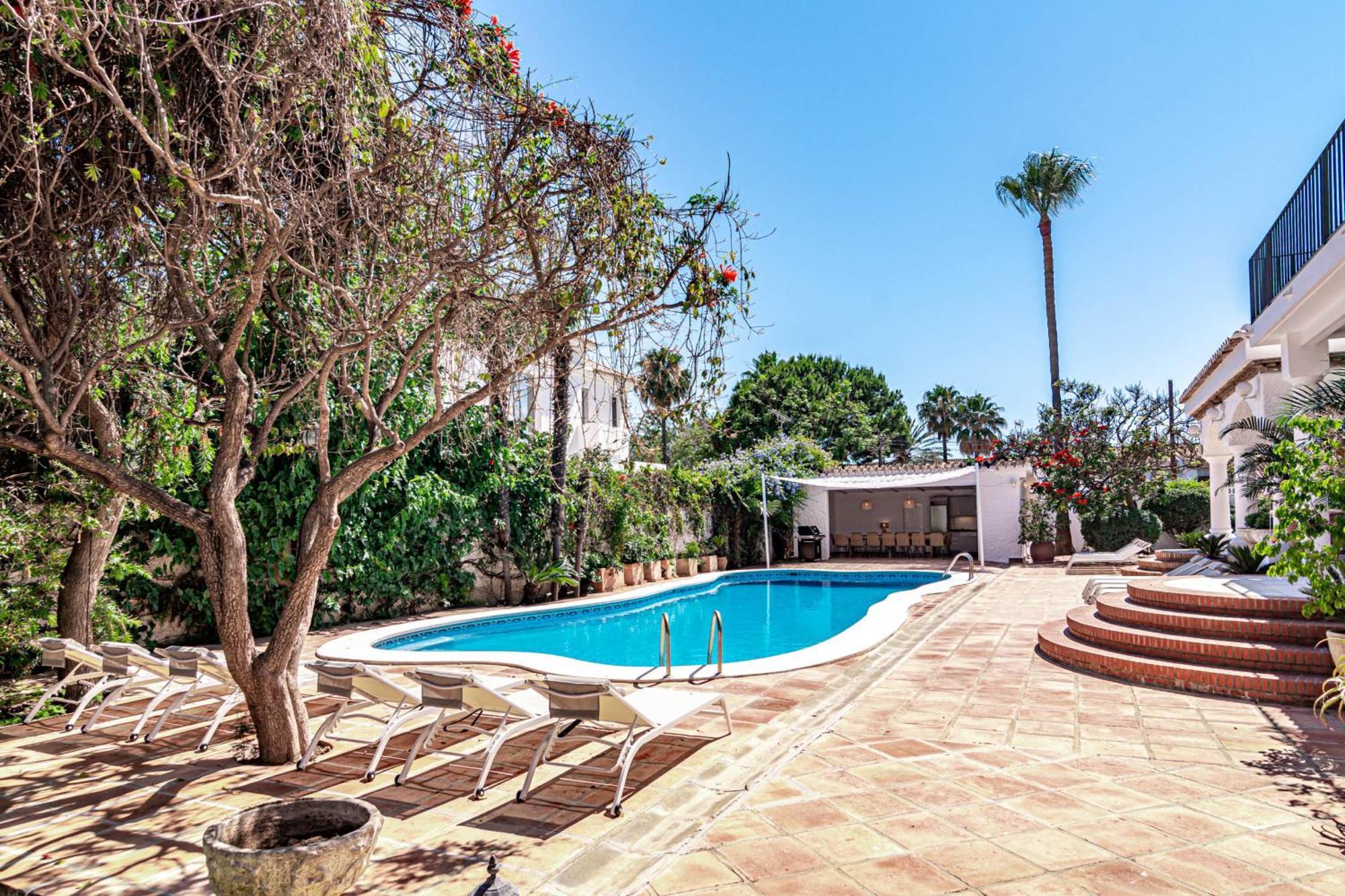 Villa Seaside Paradise With A Private Pool And Walking Distance To The