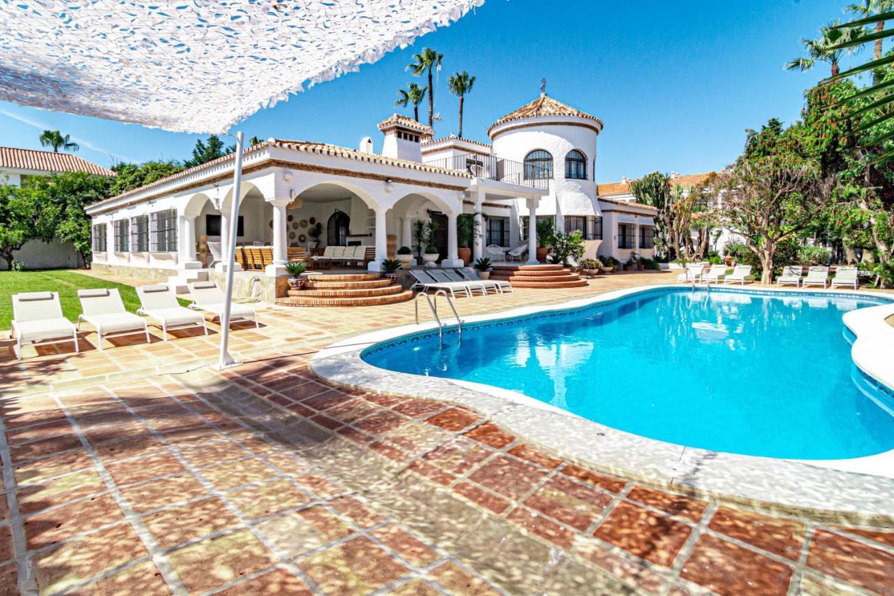 Seaside Paradise With A Private Pool And Walking Distance To The Villa