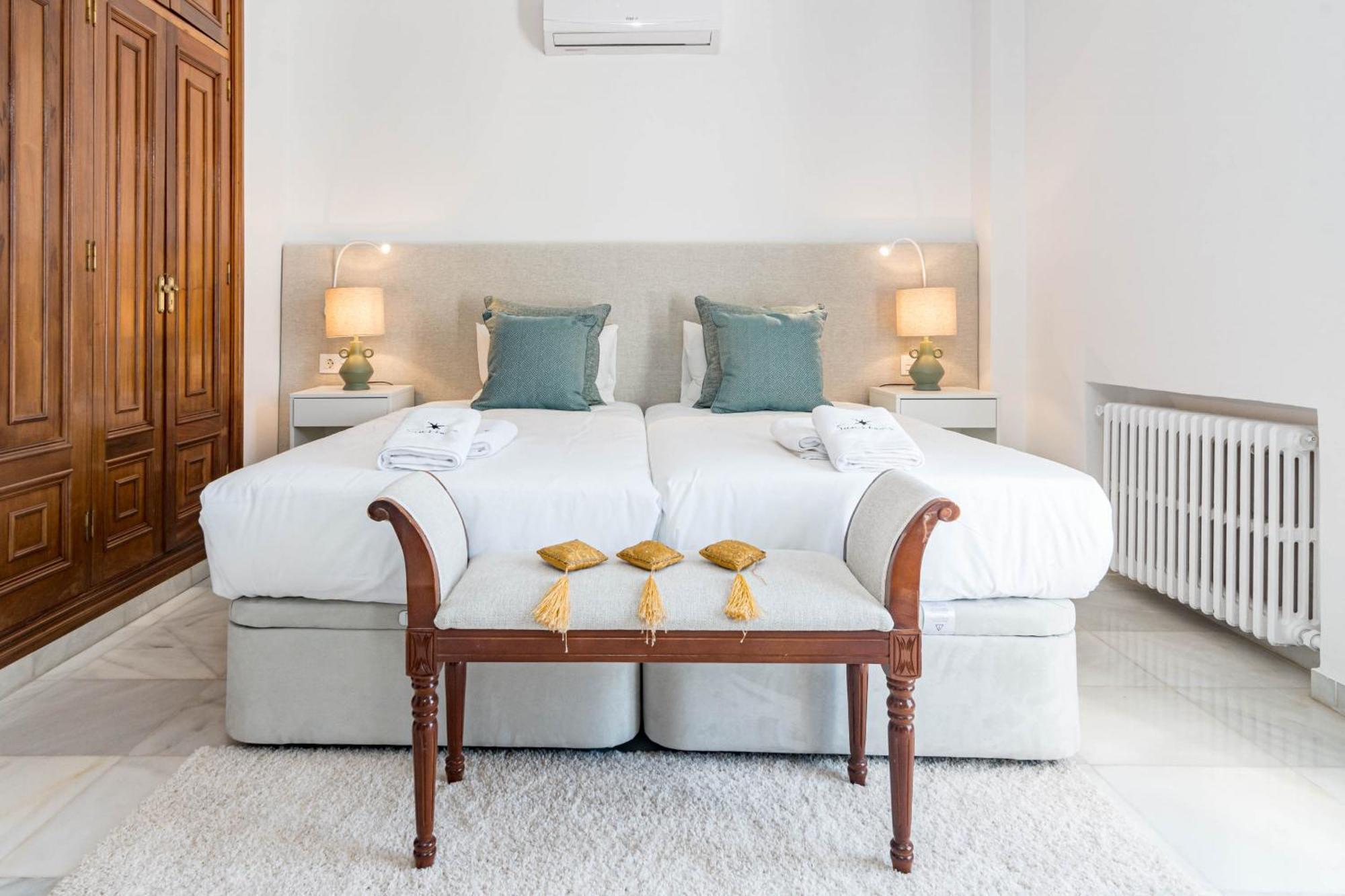 Seaside Paradise With A Private Pool And Walking Distance To The