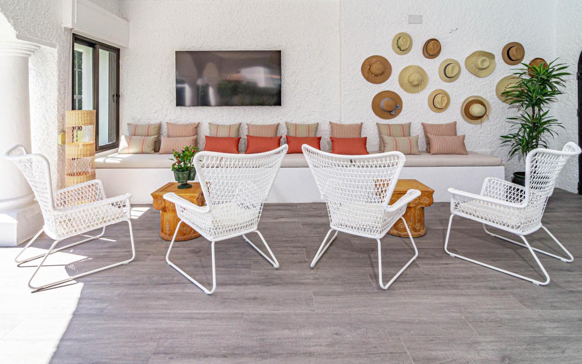 Villa Seaside Paradise With A Private Pool And Walking Distance To The *