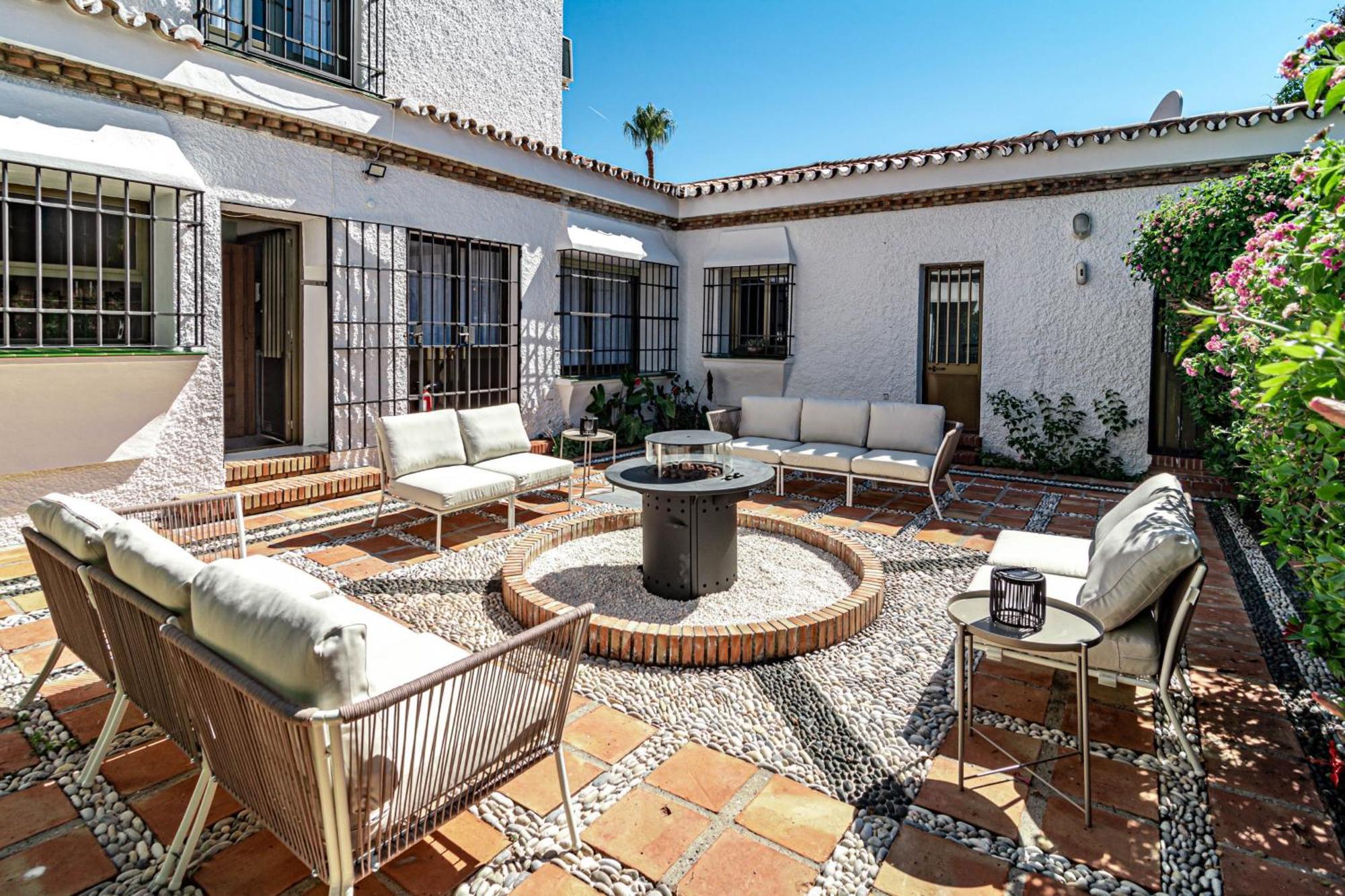 Villa Seaside Paradise With A Private Pool And Walking Distance To The